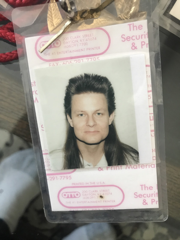 carrousel-05-id-badge